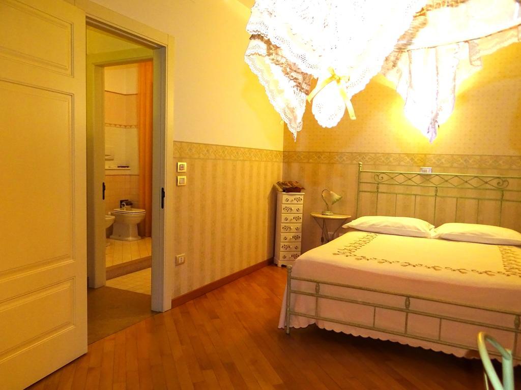 Villa Gioia Rooms Montegranaro Cameră foto