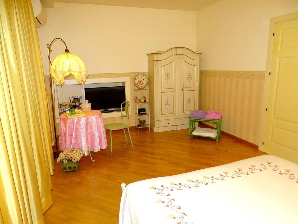 Villa Gioia Rooms Montegranaro Cameră foto